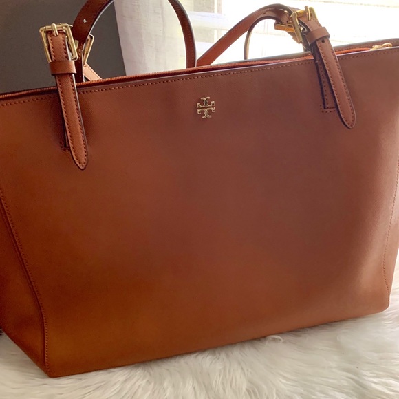 Tory Burch Handbags - Tory Burch Tote Tory Burch Handbags - Tory Burch Tote
